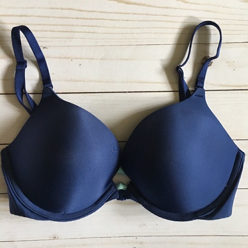 Victoria's Secret Padded Push Up Underwire Bra 32D